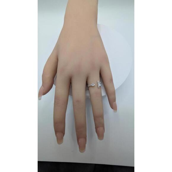 Silver Open Band Ring with Clear Gemstones Size 8 - Picture 1 of 7